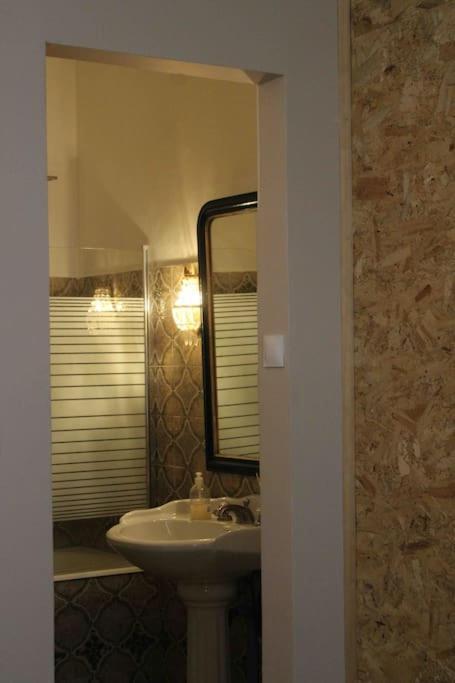 Spacieux Appartement 4 Couchages, Terrasse Privee ナルボンヌ エクステリア 写真